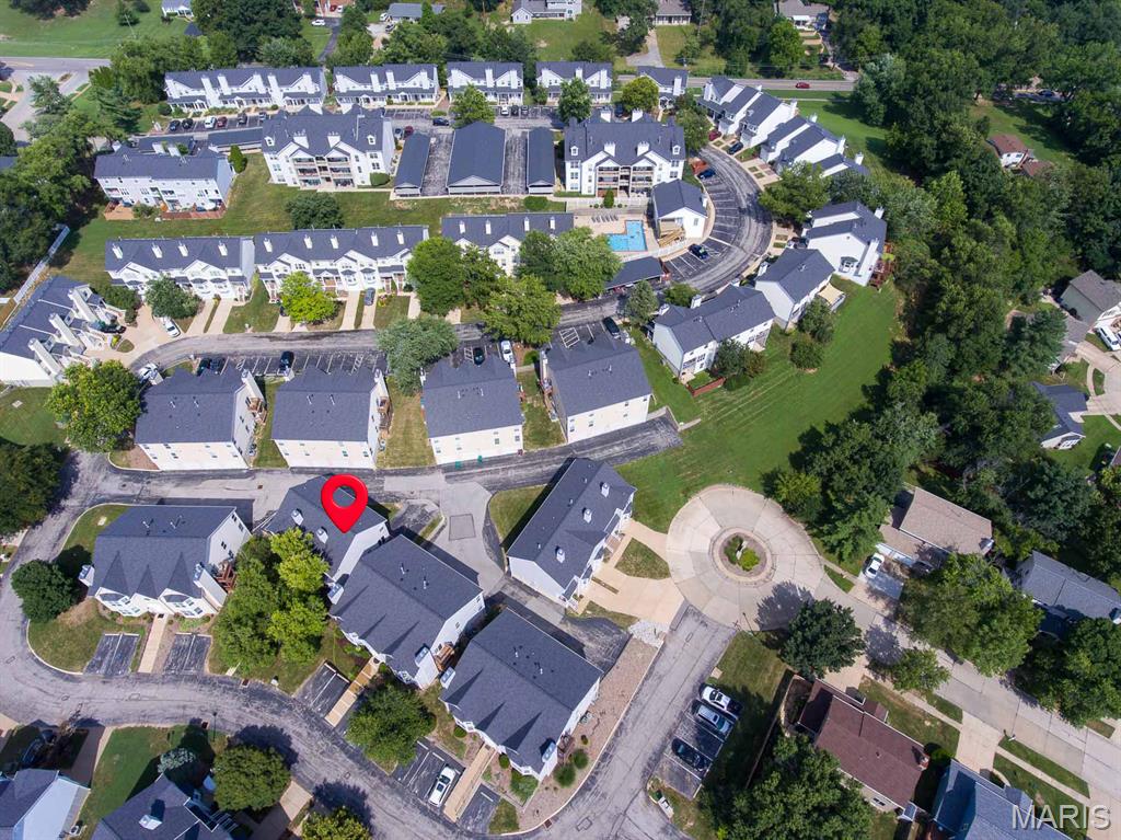 Spring Hill Farm Condo 21st - Residential