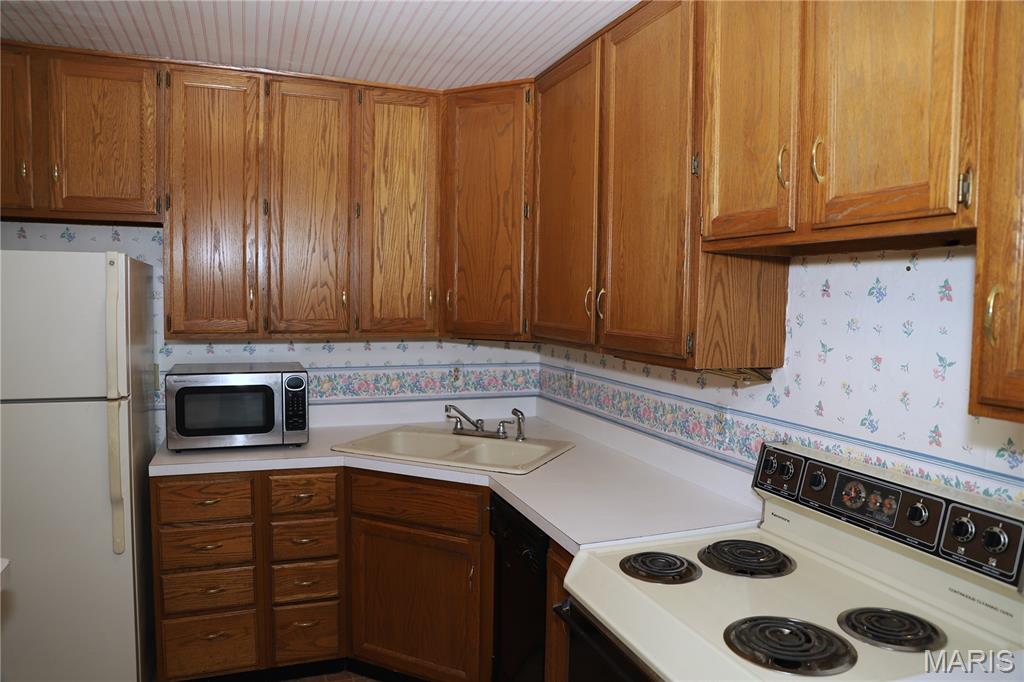 Carroll Wood Hill Condominiom - Residential