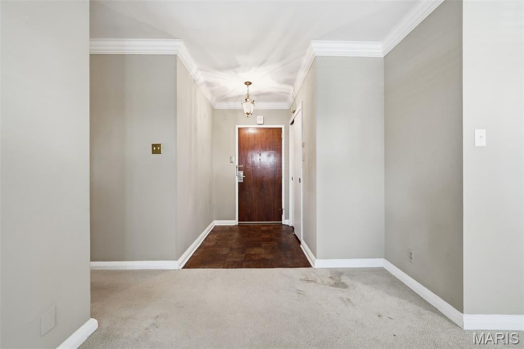 Hanley Towers Apts Condo - Residential