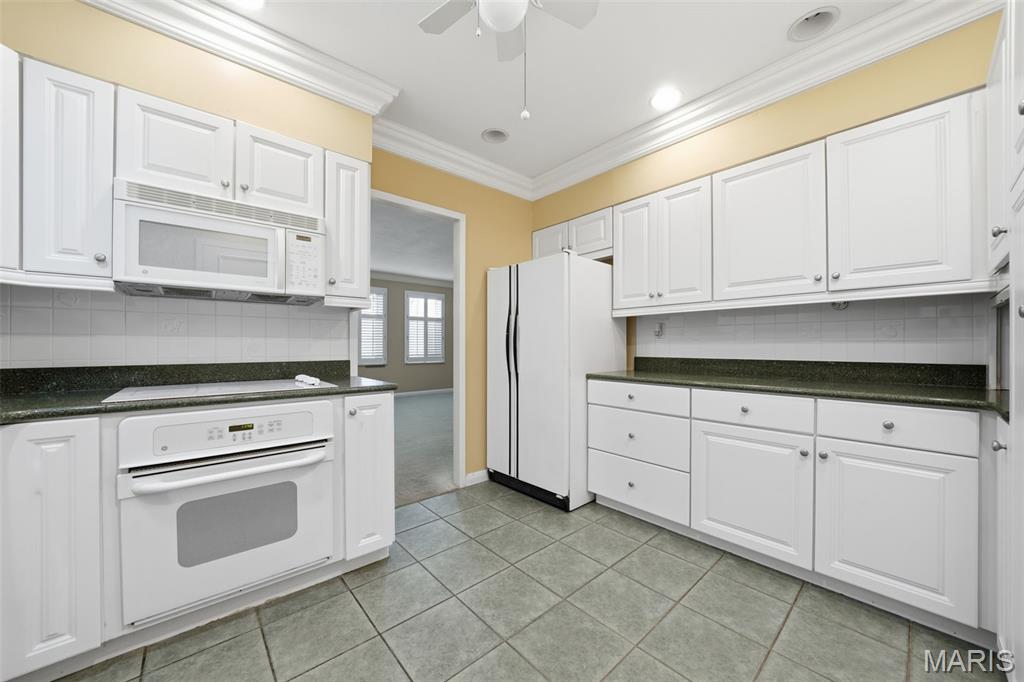 Hanley Towers Apts Condo - Residential