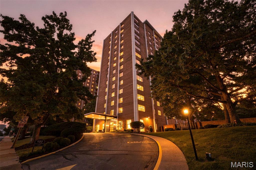 Hanley Towers Apts Condo - Residential