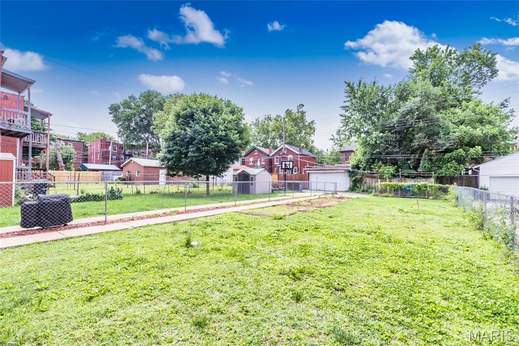 Shaws Lafayette Ave - Residential