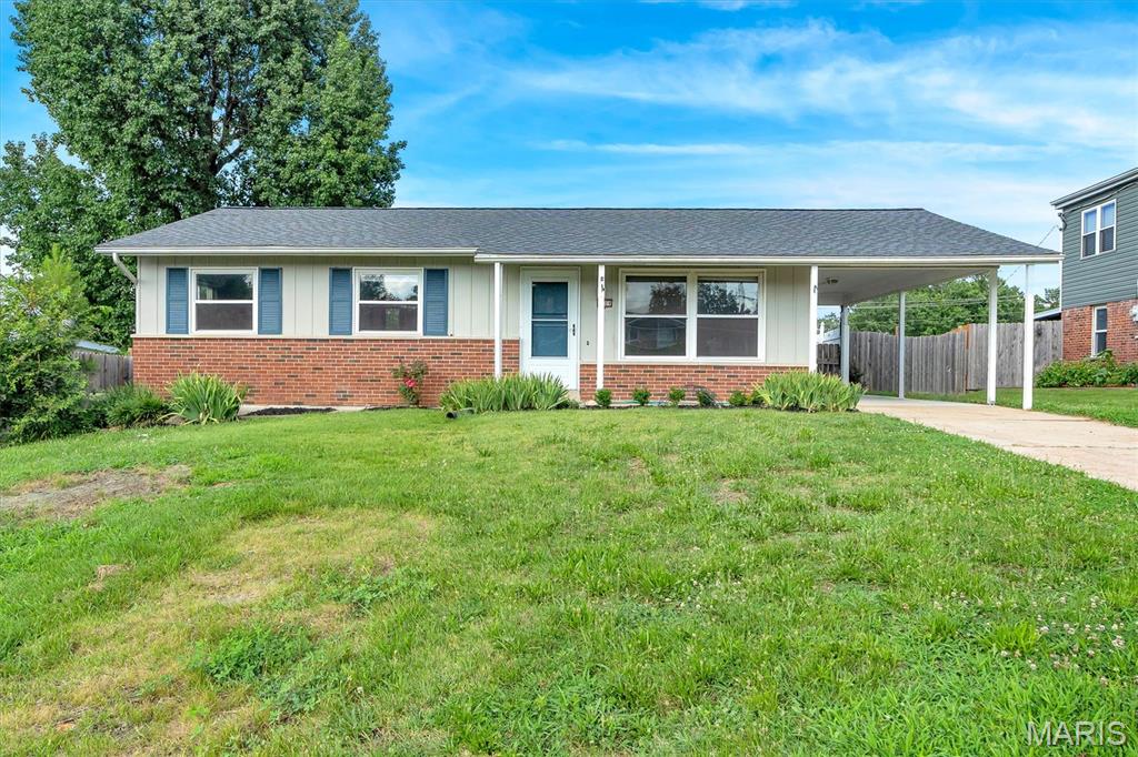 Fabulous 3 bedroom, 1.5 bath ranch. Fenced level yard. 1 Car carport in quiet South County subdivision. Oak floors throughout. Huge eat-in kitchen. Finished lower level. Range, refrigerator, microwave, d/w, disposal, washer and dryer provided. Master BR suite All this close to Hwy 55 access