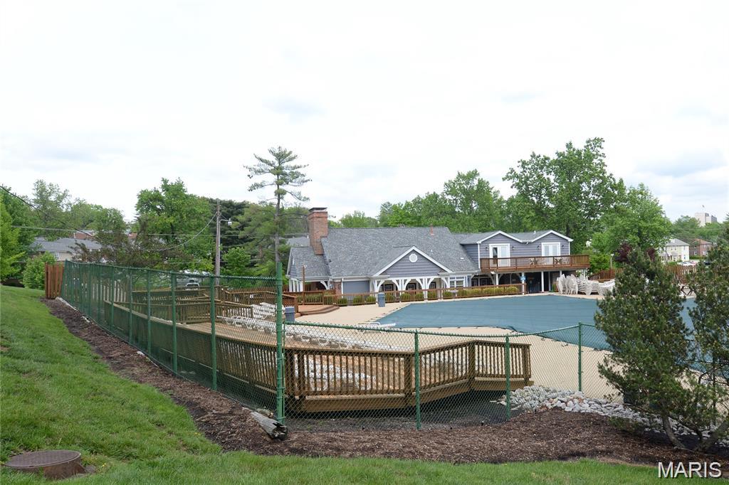 Brentwood Forest Condo Ph Eight - Residential