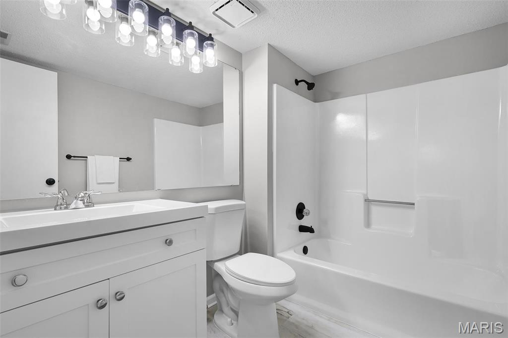 Creve Coeur Station - Residential Lease