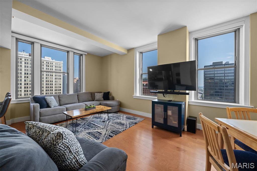 Marquette Bldg Upr Residental - Residential