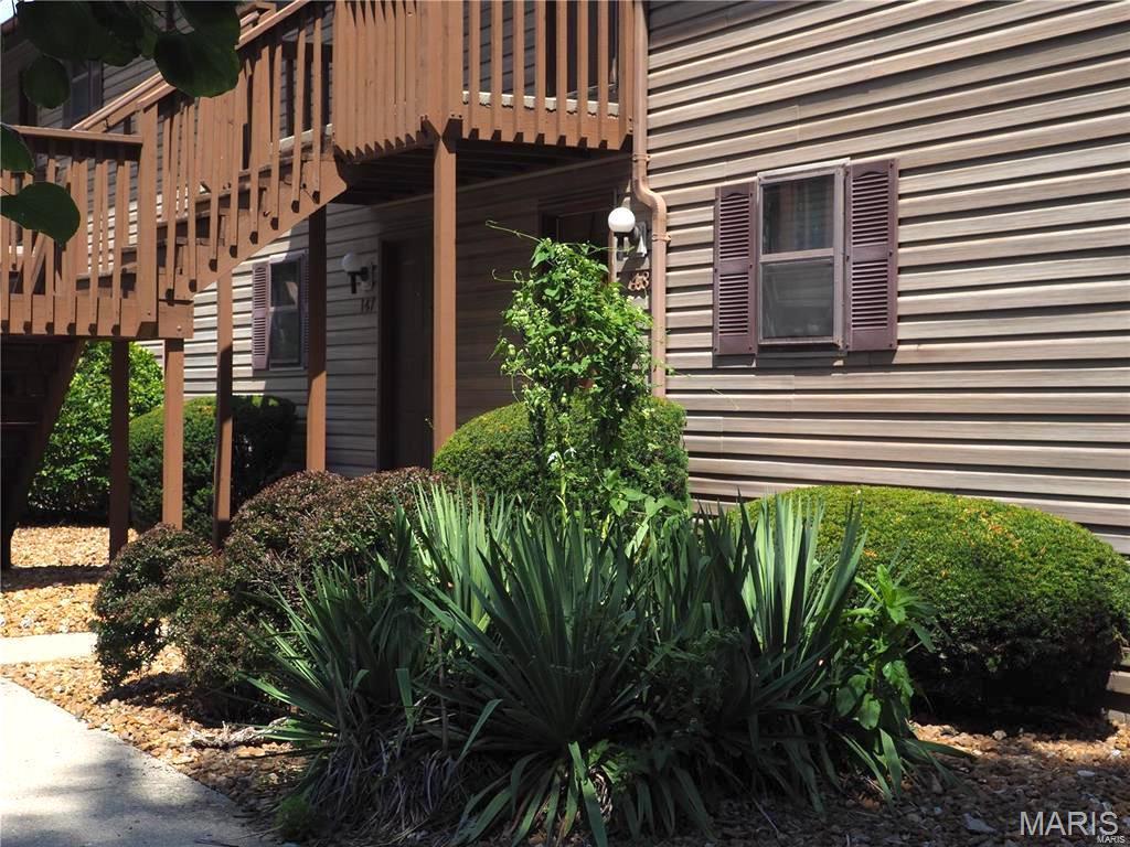 CHATEAU WOODS - Residential Lease