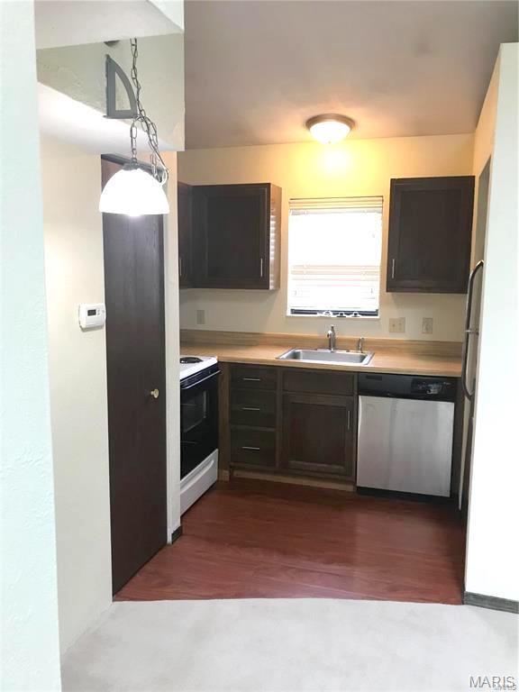 CHATEAU WOODS - Residential Lease