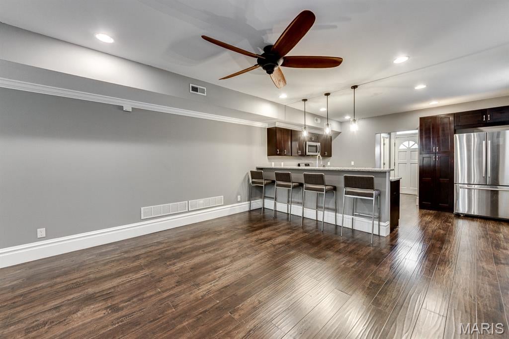 DeMenil Place - Residential