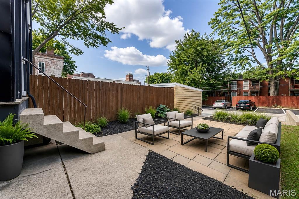DeMenil Place - Residential