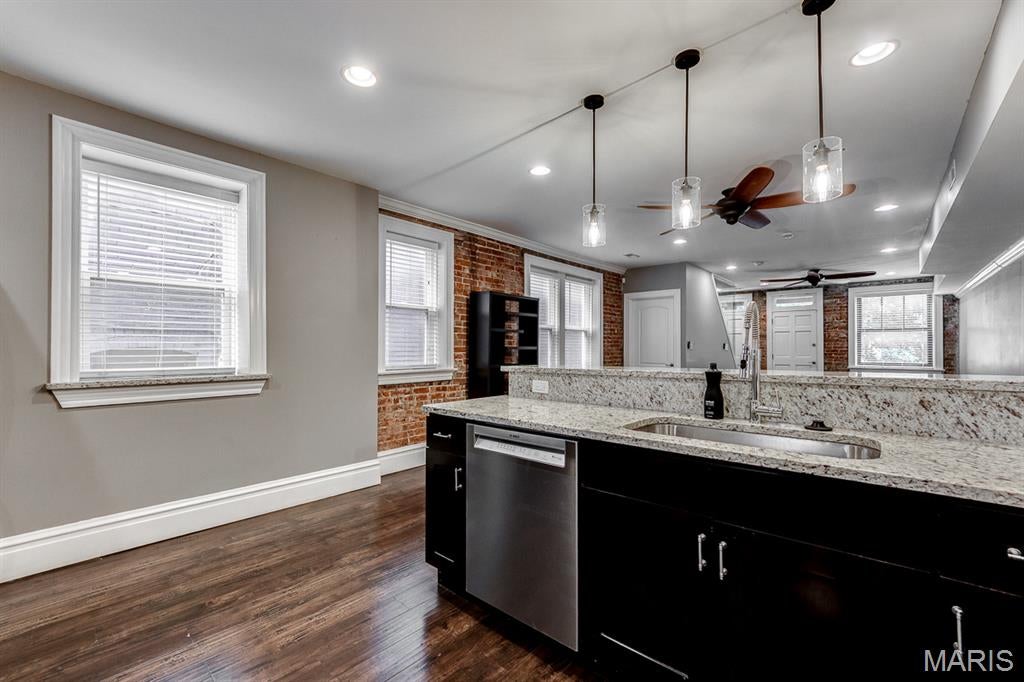 DeMenil Place - Residential