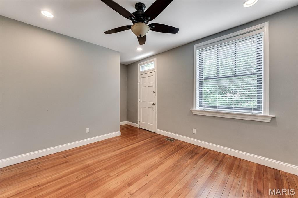 DeMenil Place - Residential
