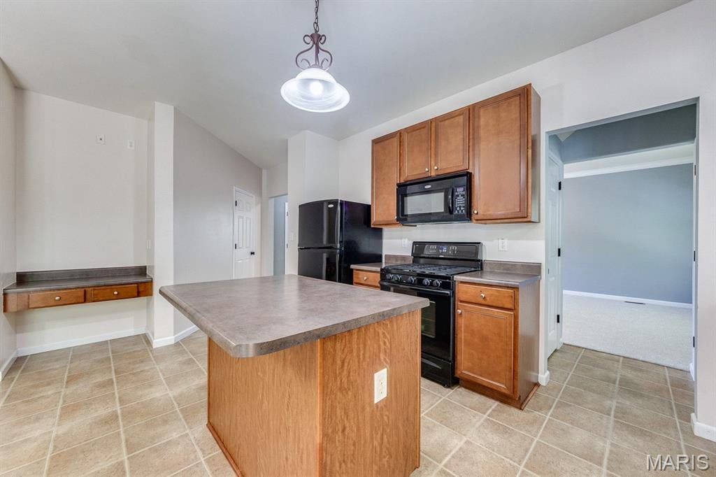Vlgs At Springhurst #5 - Residential Lease