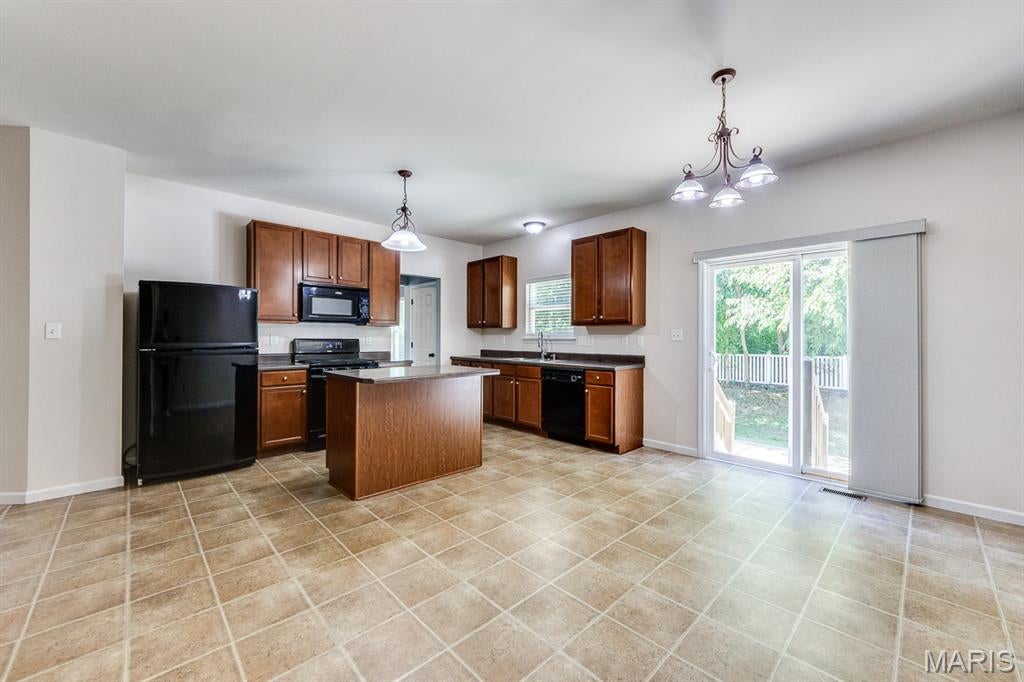 Vlgs At Springhurst #5 - Residential Lease