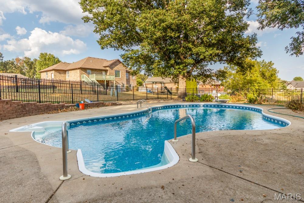 THE MEADOWS - Residential
