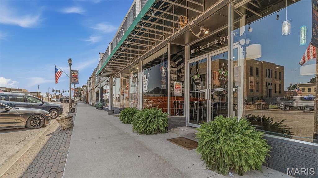 n/a - Commercial Sale