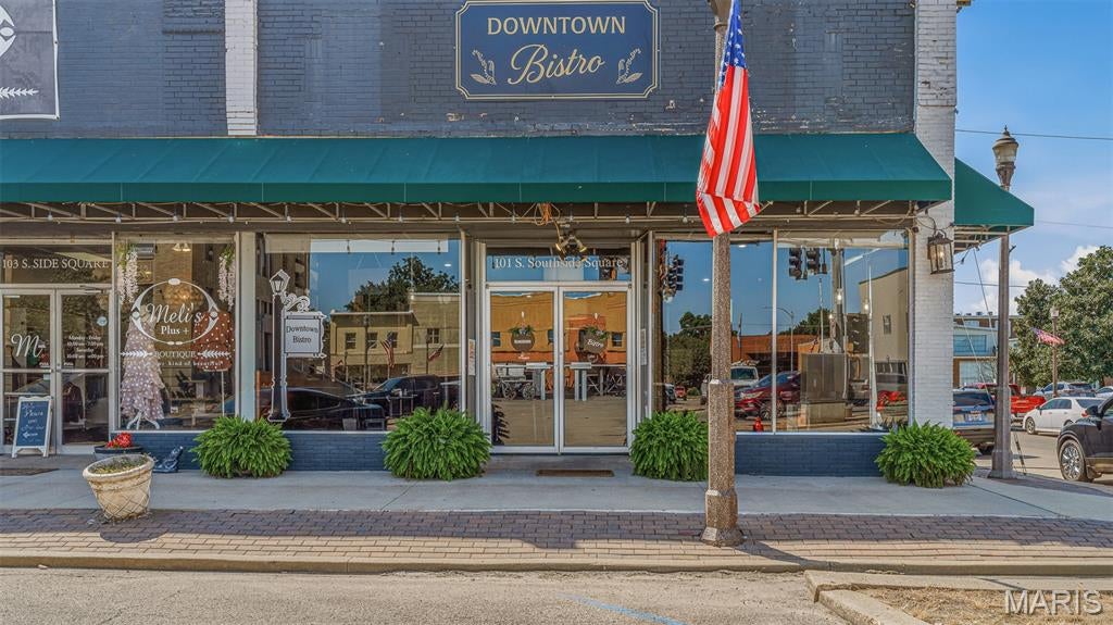 Check out this incredible opportunity to own a thriving turn-key restaurant! The Downtown Bistro is located in the heart of Kennett, MO on a corner lot at the historic downtown square. This restaurant & bar is a beloved staple in the community featuring nearly 3000 Square feet of space, a loyal built in customer base, excellent online reviews, and a fully trained staff in place. The kitchen is fully updated with modern commercial grade equipment including a new commercial ice machine & kegerator. The Downtown Bistro is known for its contemporary chic design, expansive menu & its unique blend of upscale & casual dining & cocktails. This is your opportunity to own the local "go-to" destination for celebrations, gatherings & events. A great purchase for an ambitious chef or an experienced owner-operator looking to take over an established profitable brand on day one. All Furniture, Fixtures, equipment (FF&E), POS System, liquor license, inventory and established social media are included with the sale. Seller is willing to assist with a smooth transition. Financials are available for approved buyers upon signing a Non-Disclosure Agreement (NDA). Call today to set up a tour of this fantastic restaurant & bar!
