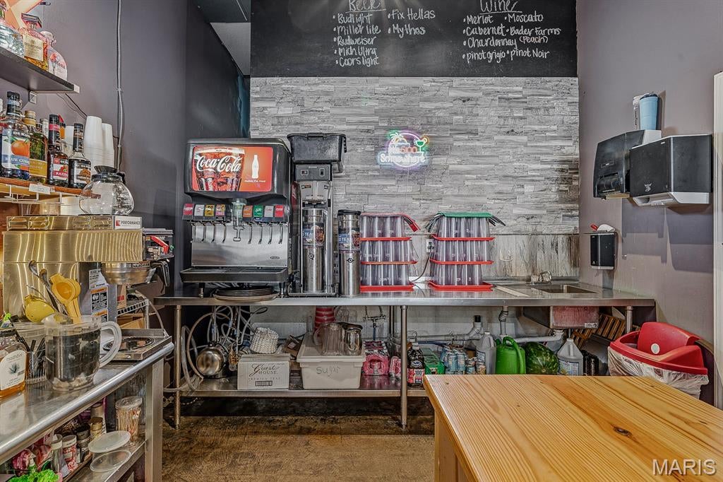 n/a - Commercial Sale