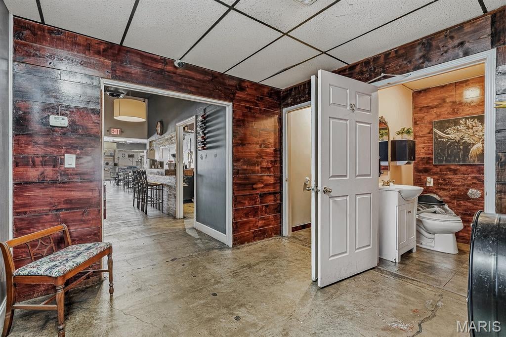 n/a - Commercial Sale