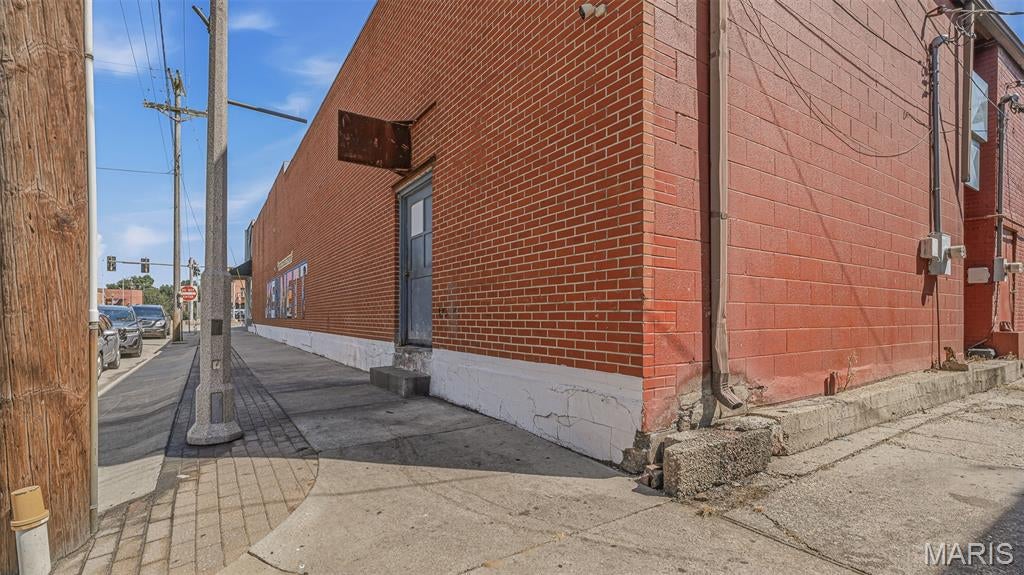 n/a - Commercial Sale