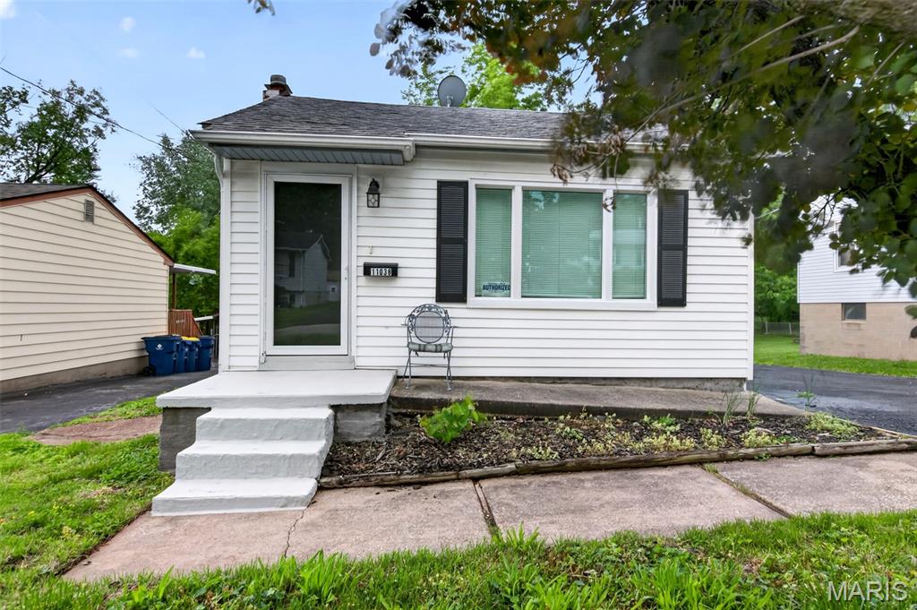 Welcome home to this beautifully updated 2 bed, 1 bath gem offering comfort, style, and easy living! Step inside to a bright, open layout with fresh finishes, modern flooring, and plenty of natural light throughout. The updated kitchen features stainless steel appliances, sleek cabinetry, and a clean tile backsplash—perfect for everyday living and entertaining. Enjoy meals in the spacious dining area just off the kitchen. Generous bedrooms and an updated bathroom provide a cozy retreat, while the low-maintenance exterior and off-street parking add everyday convenience. This home is truly move-in ready and perfect for first-time buyers or anyone looking to downsize. Conveniently located near shopping, dining, and major highways—don’t miss this one!