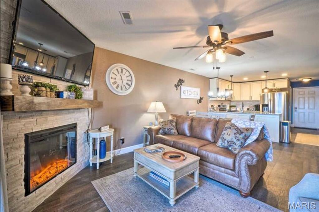 Emerald Pointe - Residential