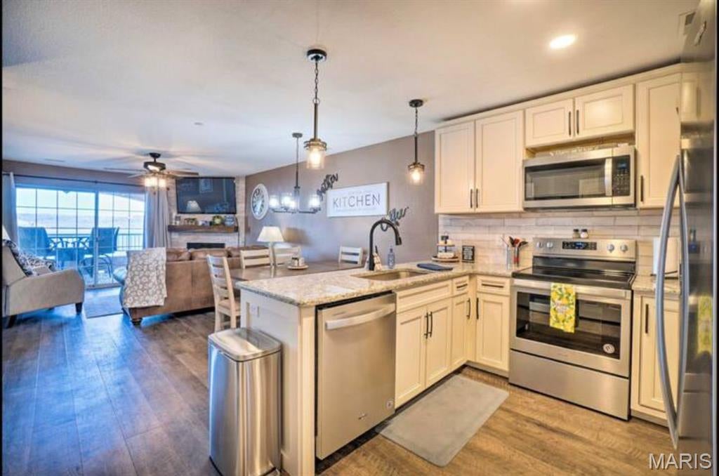 Emerald Pointe - Residential