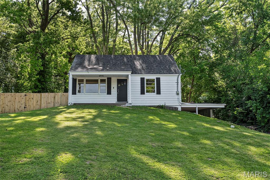 Welcome to 21 S Dellwood, a beautifully remodeled home that is move-in ready and full of charm. From the moment you arrive, you’ll love the curb appeal, mature trees, and lush green lawn.

Step inside to find natural light, new flooring, and fresh neutral paint throughout. The spacious open living room is perfect for family nights or entertaining guests. The updated kitchen features dark cabinetry, gorgeous countertops, and modern finishes that tie the space together beautifully.

The bedrooms offer great windows and comfortable space for kids, guests, or a home office. Upstairs, you’ll find a fantastic bonus area—perfect for a playroom, gaming room, additional sleeping space, or whatever fits your lifestyle.

The finished lower level adds even more versatility, with room for a theater room, additional bedroom, or recreation space, plus another beautiful bathroom. Its all finished so all you need is a little imagination to make it your own! 

Do not miss your chance to see this one. With a great price point, modern updates, and plenty of space, 21 S Dellwood is ready to welcome you home.