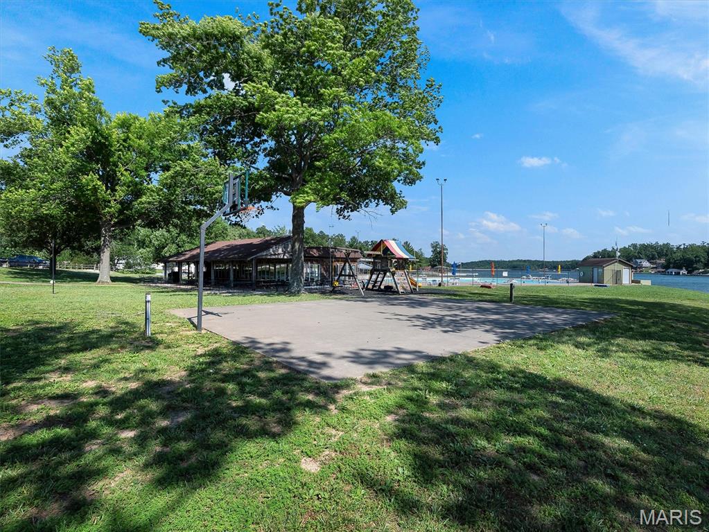 Port Perry 03 - Land