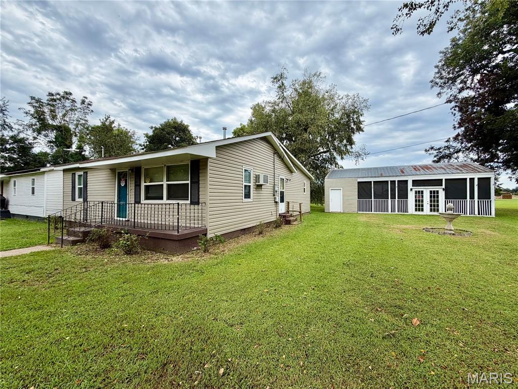 Dixie Strouts - Residential