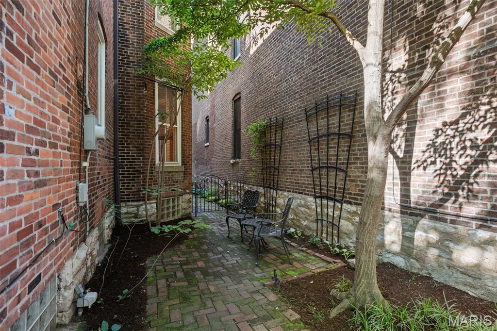 Lafayette Square - Residential