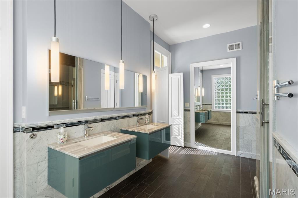 Lafayette Square - Residential