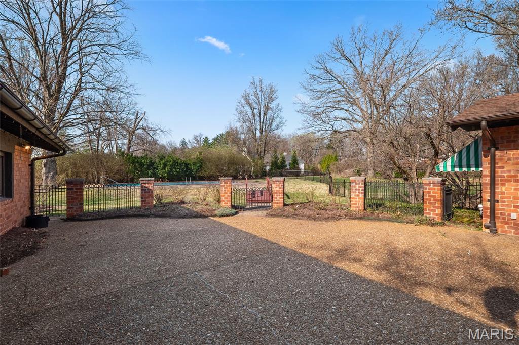 Bellerive Country Club Grounds - Residential
