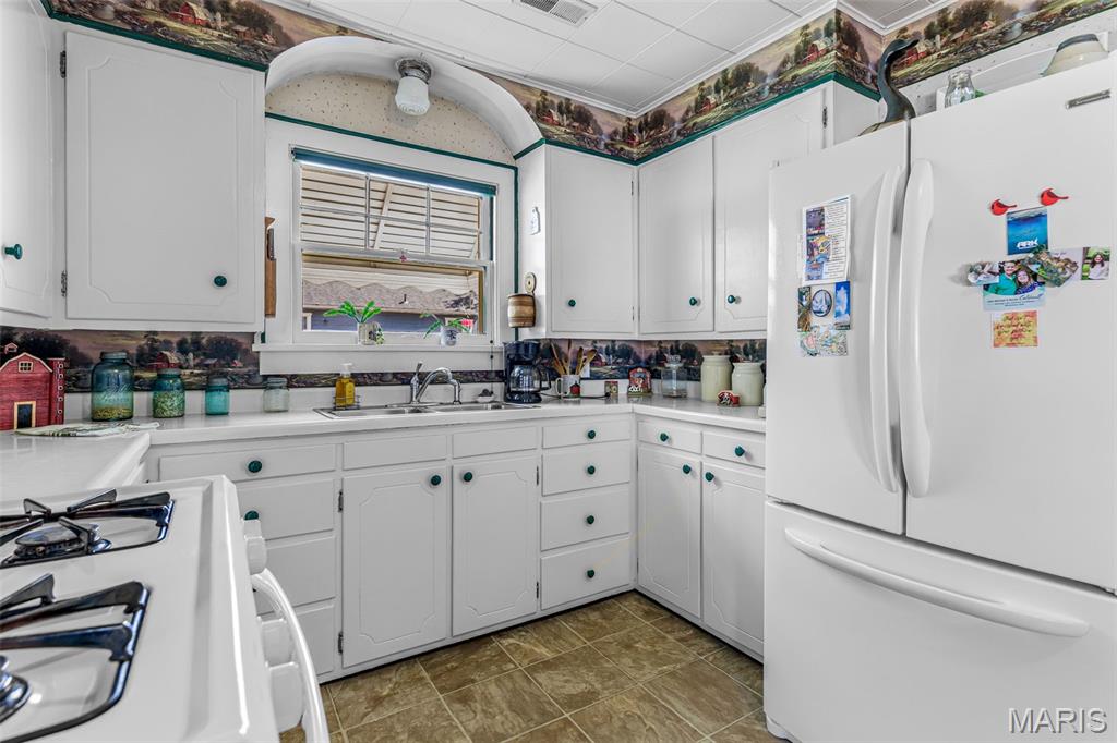 Suburban Place Lot 9 - Residential