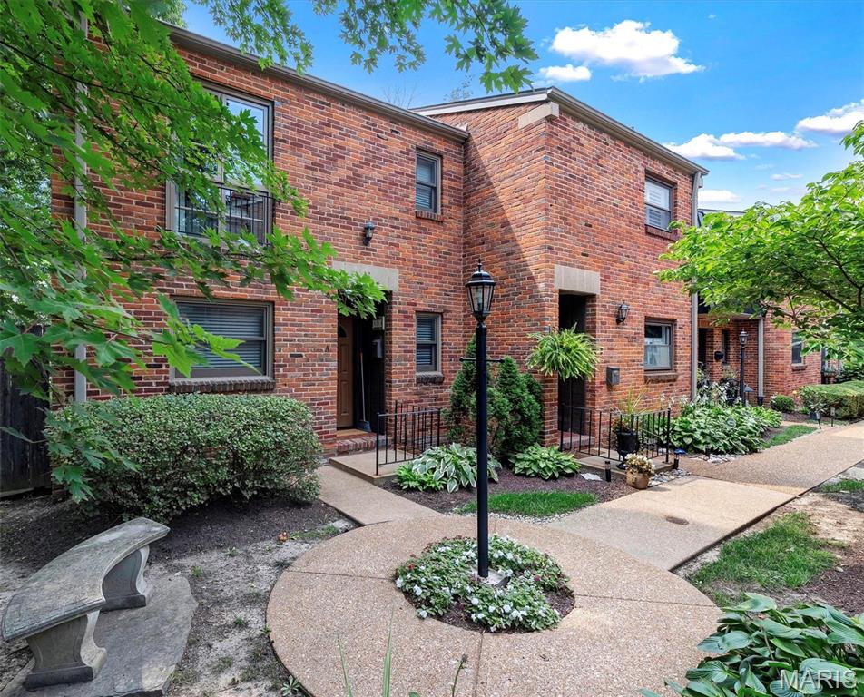 Dunleigh Twnhs Condo - Residential