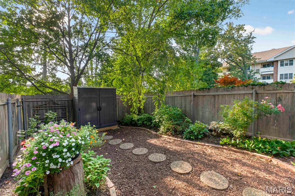 Dunleigh Twnhs Condo - Residential