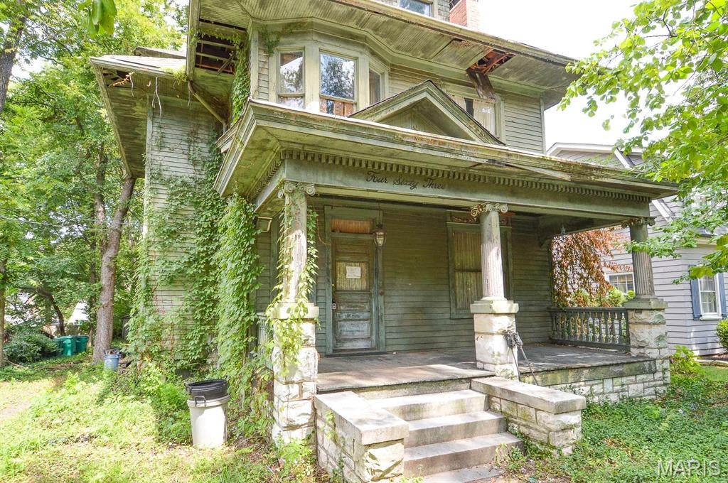 Tuxedo Park - Residential