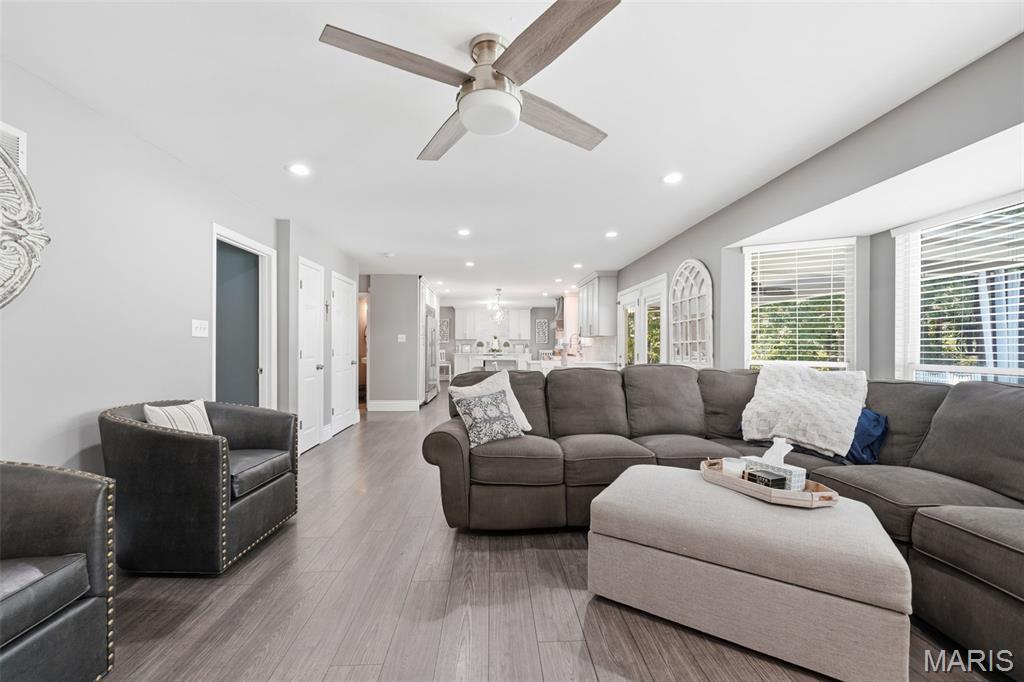 SUMMER CHASE - Residential