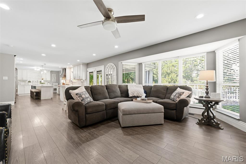 SUMMER CHASE - Residential