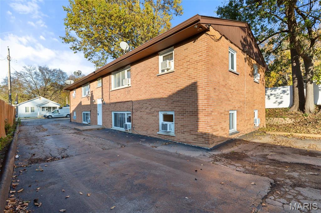 Shackelford Place - Residential Income