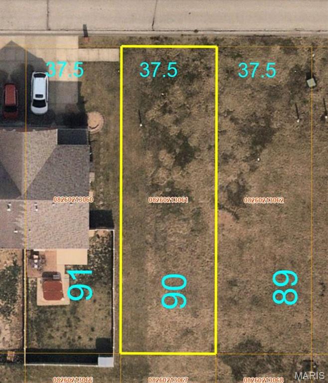 Mostly level duplex lot within the Fox Valley Subdivision of Belleville, IL are ready for the builder of your choosing!  Any duplex built will need to comply with a 1,200 SF minimum requirement per side.  All public utilities are available on each lot however, no tap on fees have been paid by the current owner.