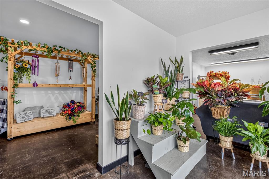 n/a - Commercial Sale