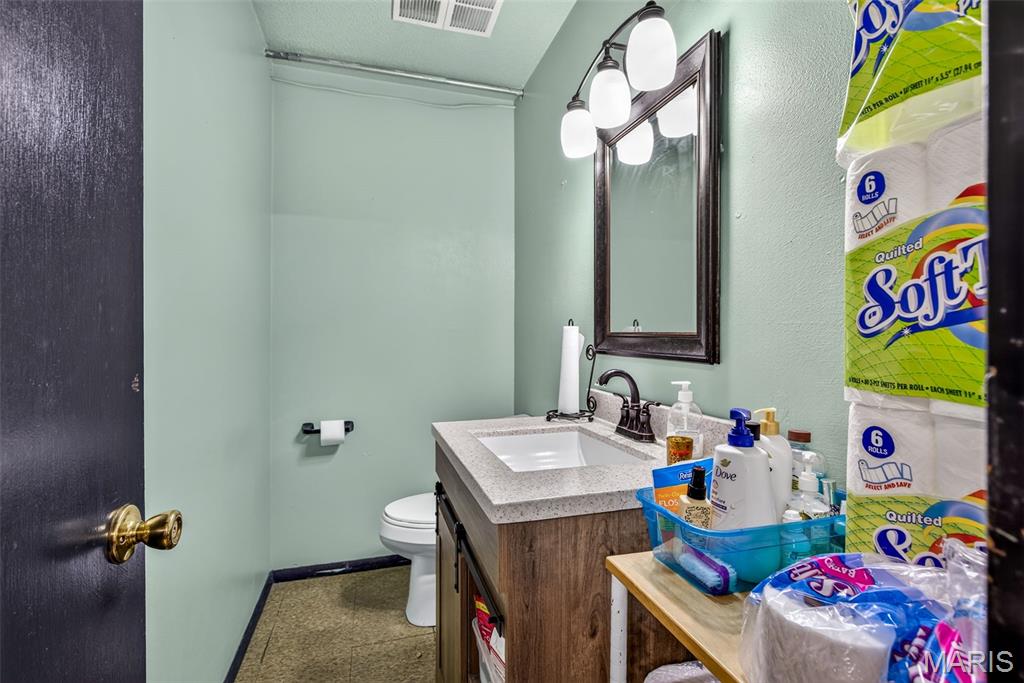 n/a - Commercial Sale