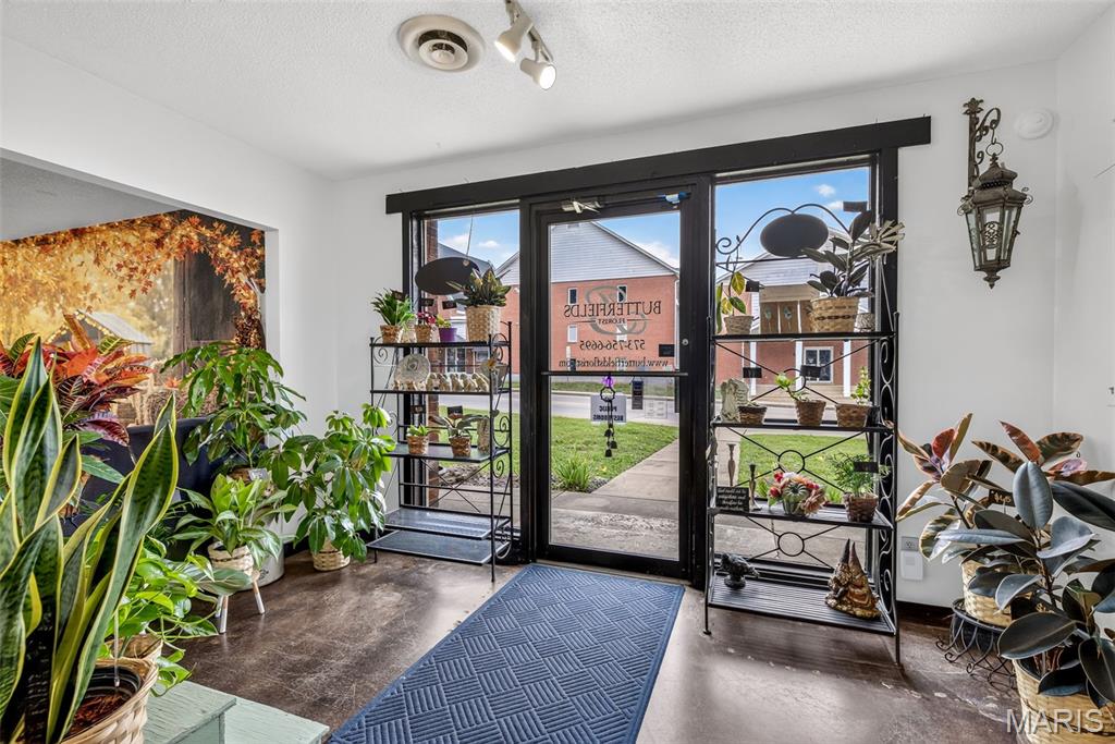n/a - Commercial Sale
