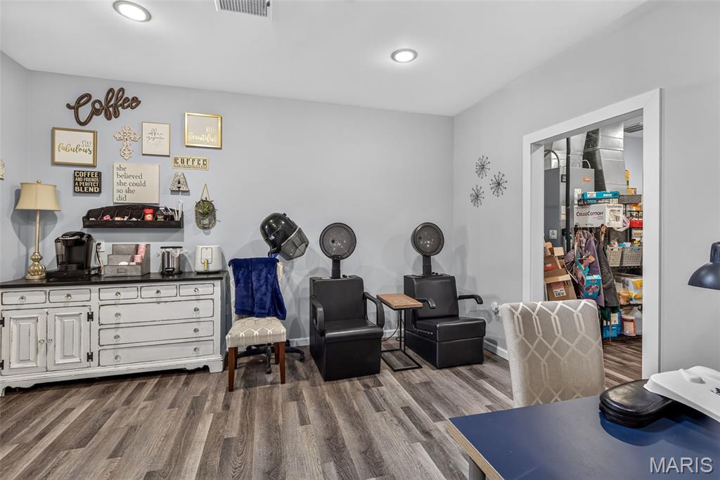 n/a - Commercial Sale