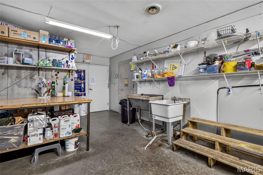 n/a - Commercial Sale