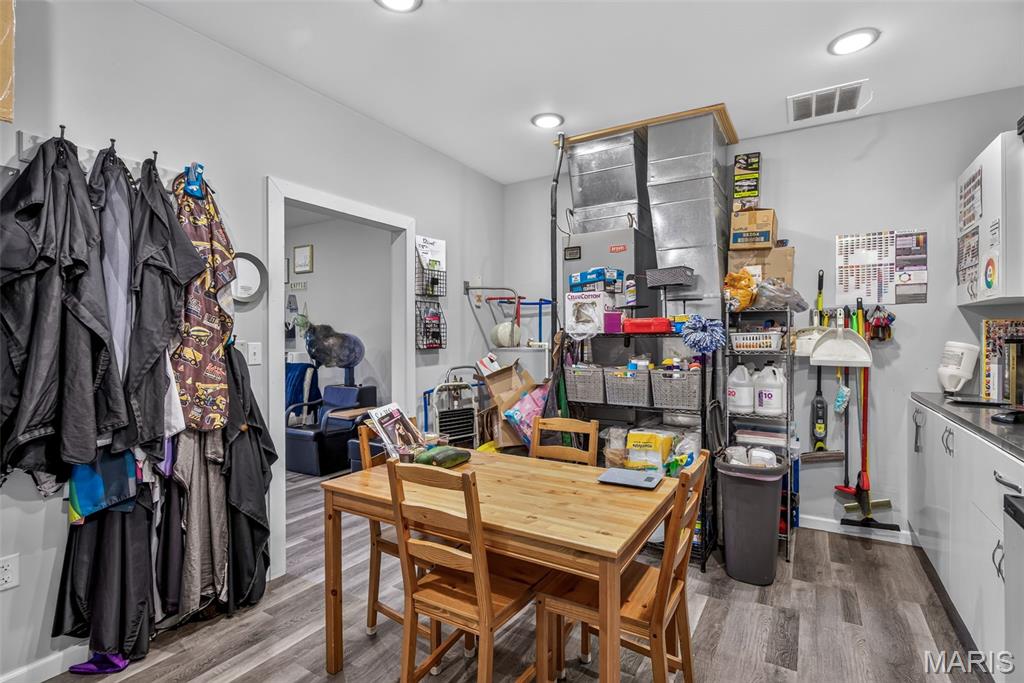 n/a - Commercial Sale
