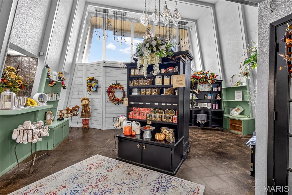 n/a - Commercial Sale