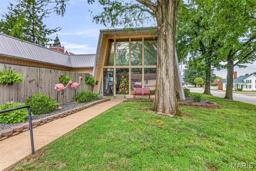 n/a - Commercial Sale