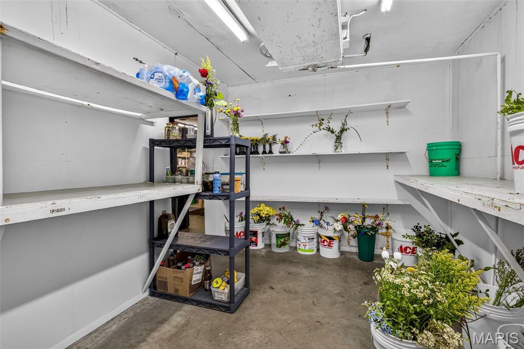 n/a - Commercial Sale